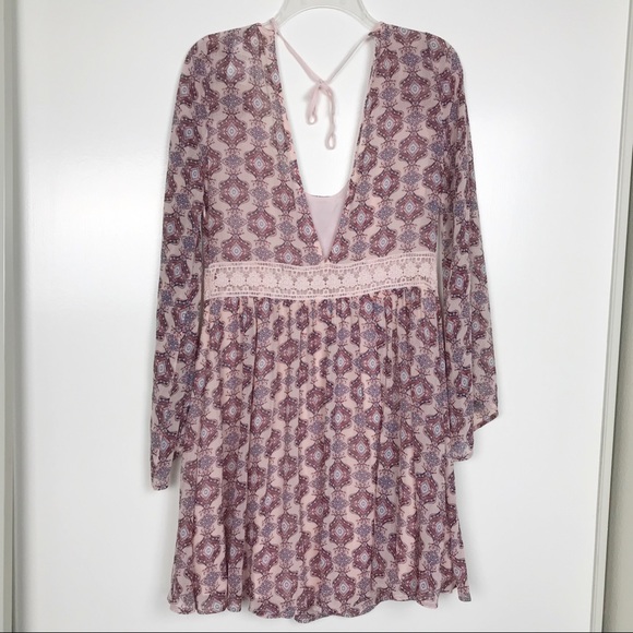 Hollister NWT sz L Bell Sleeve Lace Inset V-Back - Picture 4 of 8